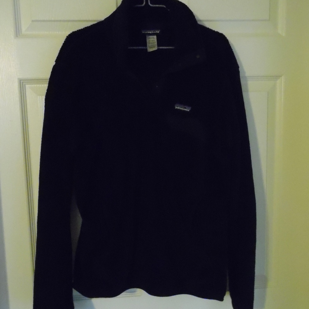 Black Patagonia Pullover